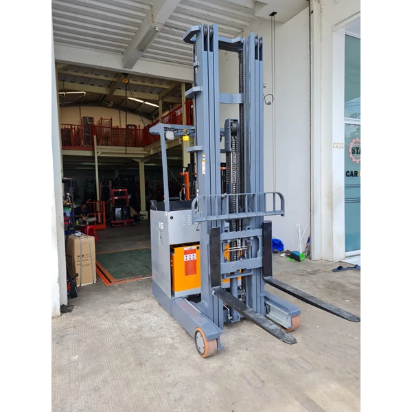 ELECTRIC REACH TRUCK FRB 1.0T FORKLIFT