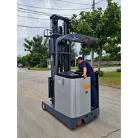 Pusat Electric Forklift Reach Truck CARLift Best Quality 1.5T
