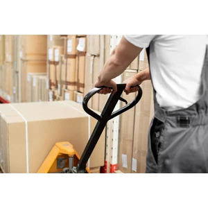 Jual Hand Lift Surabaya – Perbandingan Harga & Tipe Manual vs Elektrik 2025